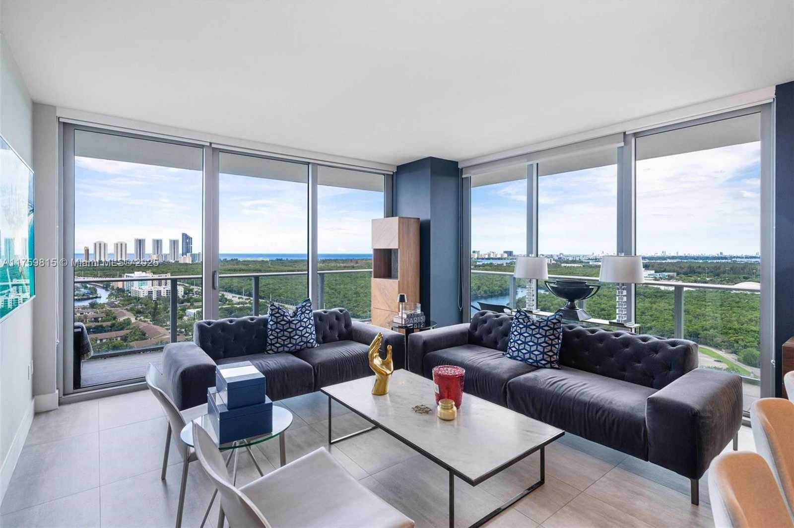 Small Image of 16385 BISCAYNE BLVD #2521, North Miami Beach Number 3