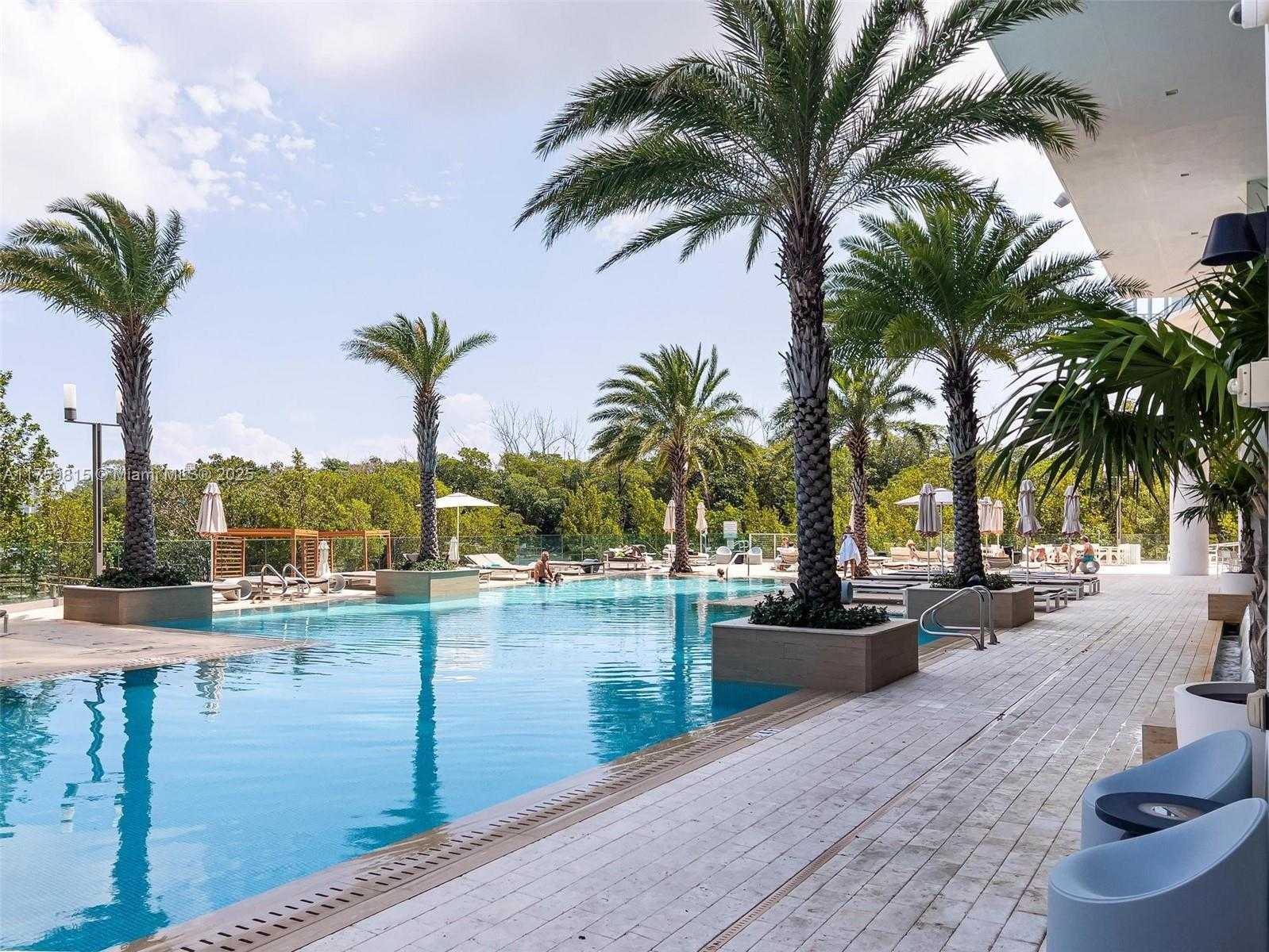 Small Image of 16385 BISCAYNE BLVD #2521, North Miami Beach Number 36