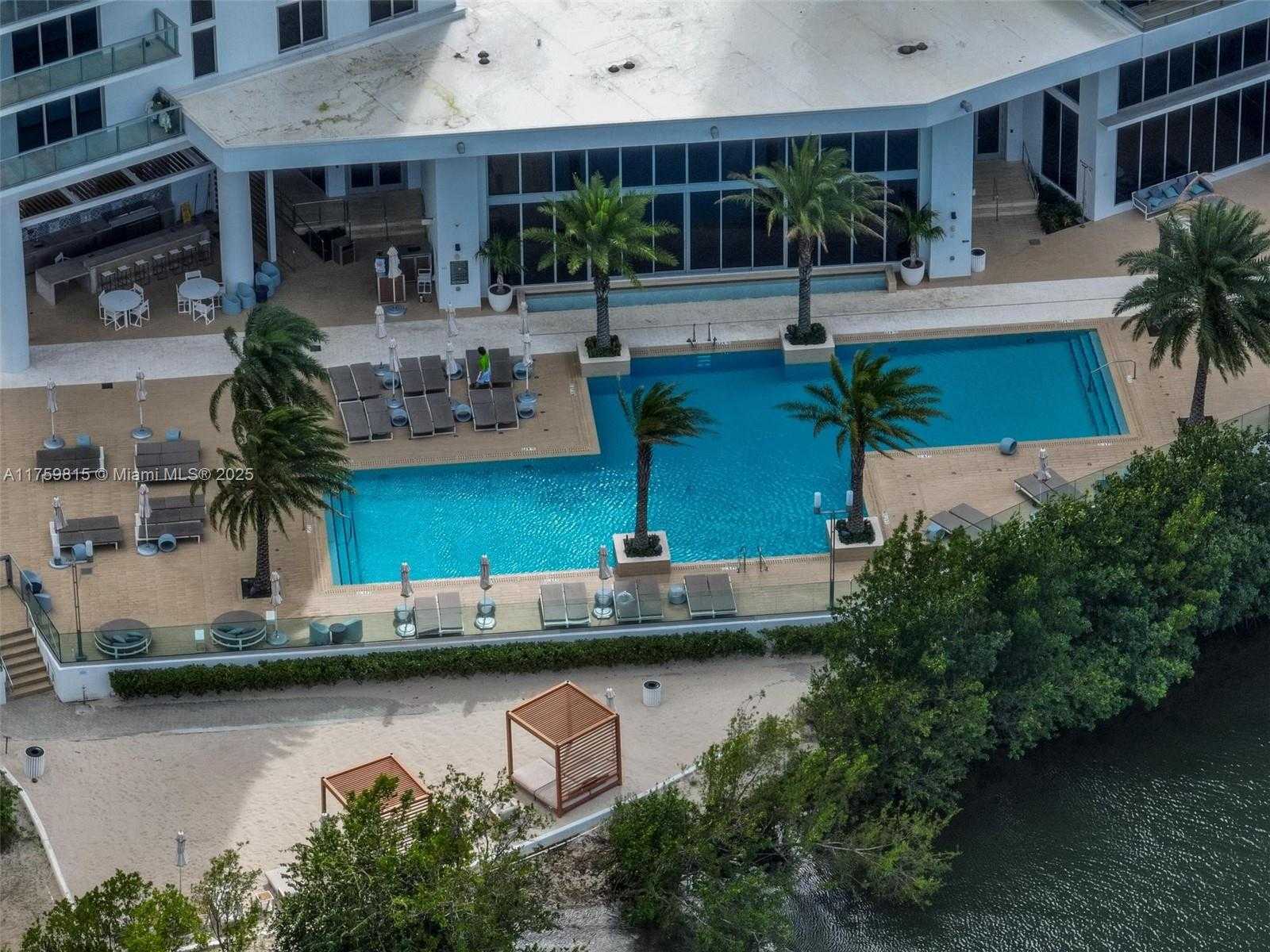 Small Image of 16385 BISCAYNE BLVD #2521, North Miami Beach Number 38
