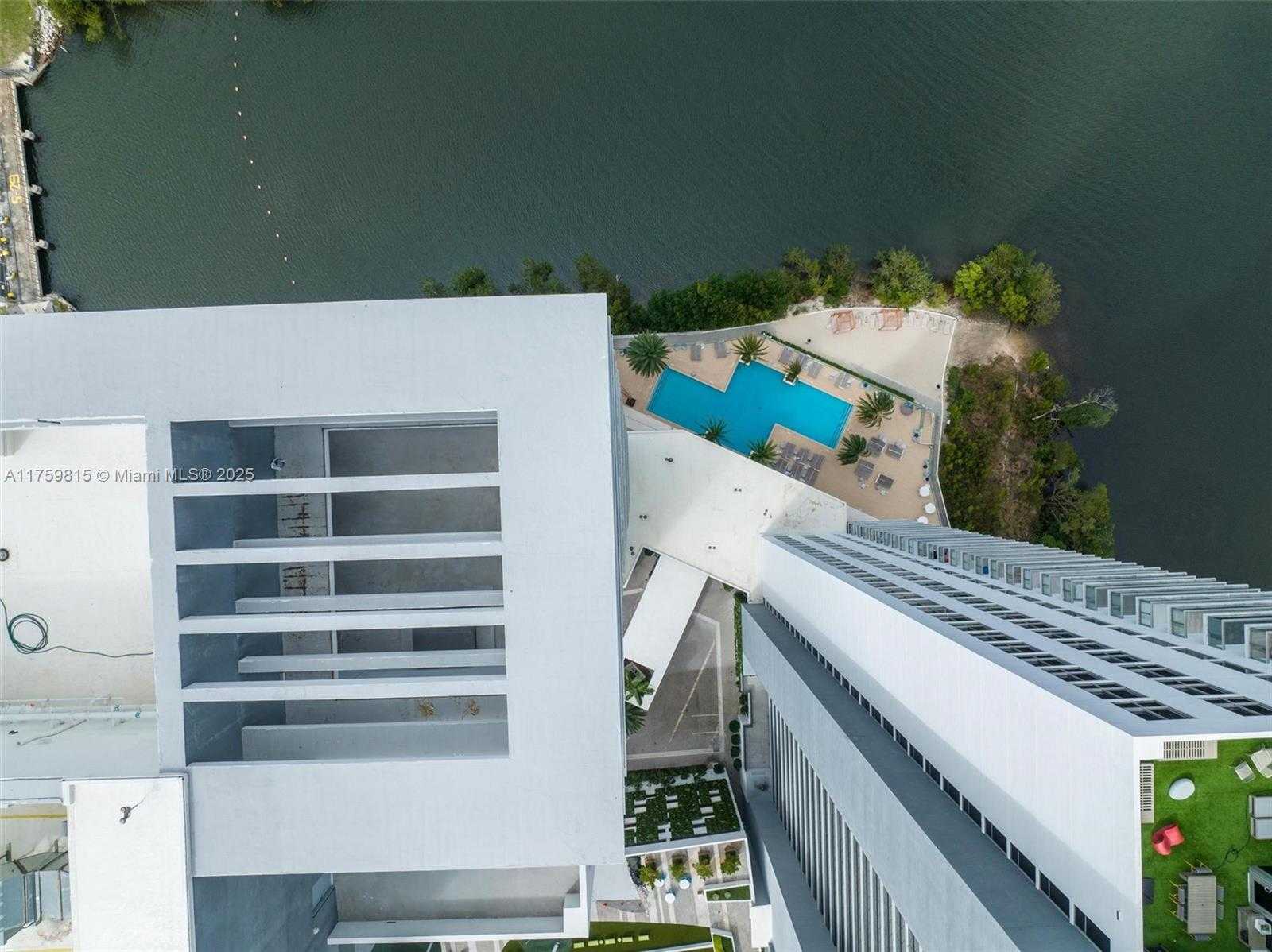 Small Image of 16385 BISCAYNE BLVD #2521, North Miami Beach Number 44