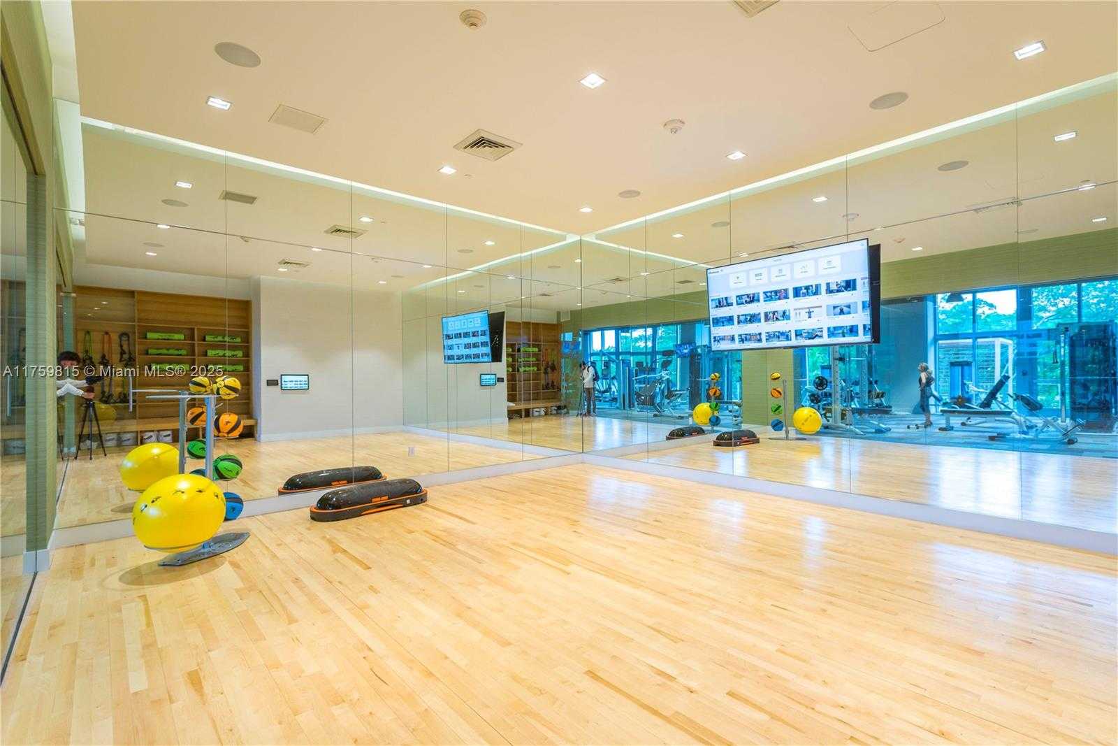 Small Image of 16385 BISCAYNE BLVD #2521, North Miami Beach Number 58