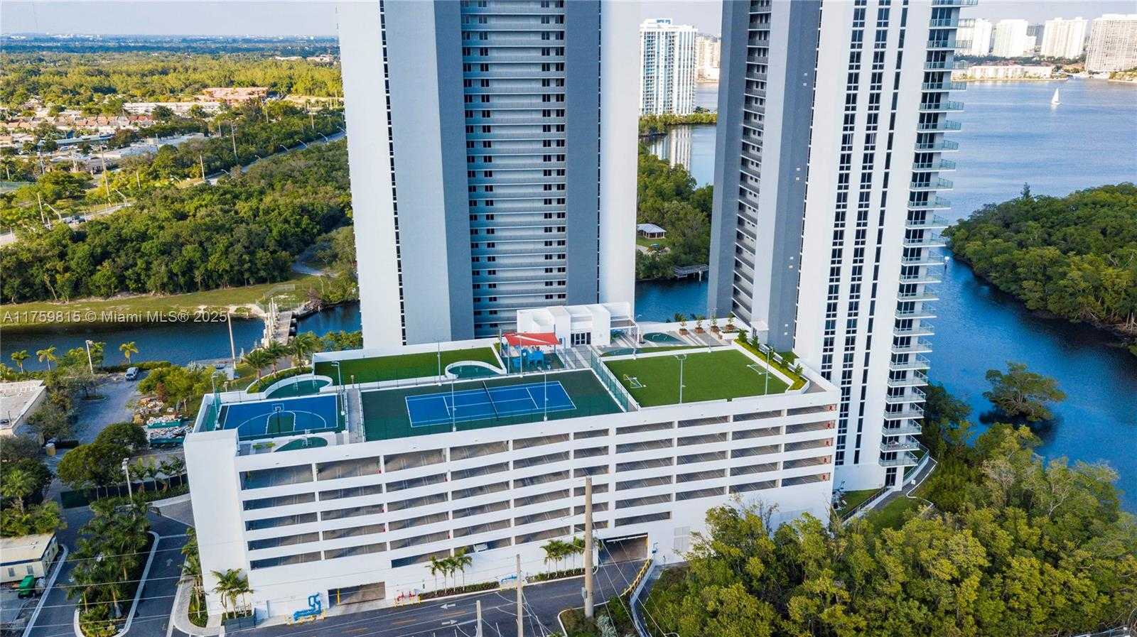Small Image of 16385 BISCAYNE BLVD #2521, North Miami Beach Number 65