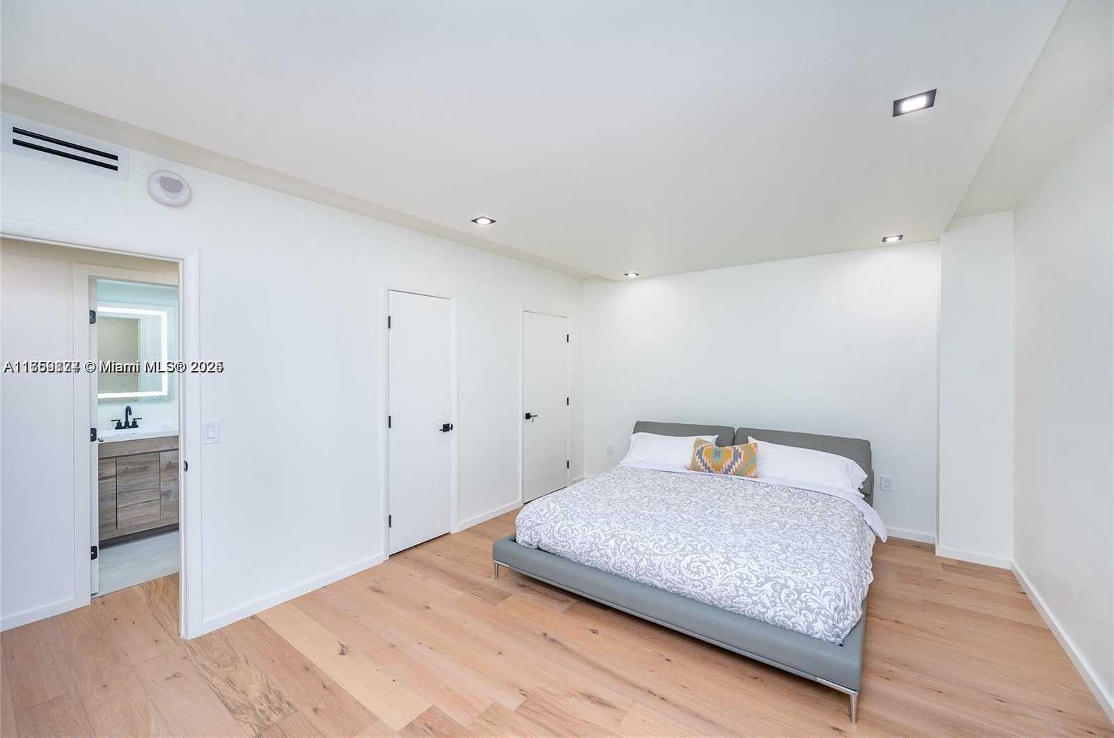 Small Image of 10185 COLLINS AVE #1523, Bal Harbour Number 13