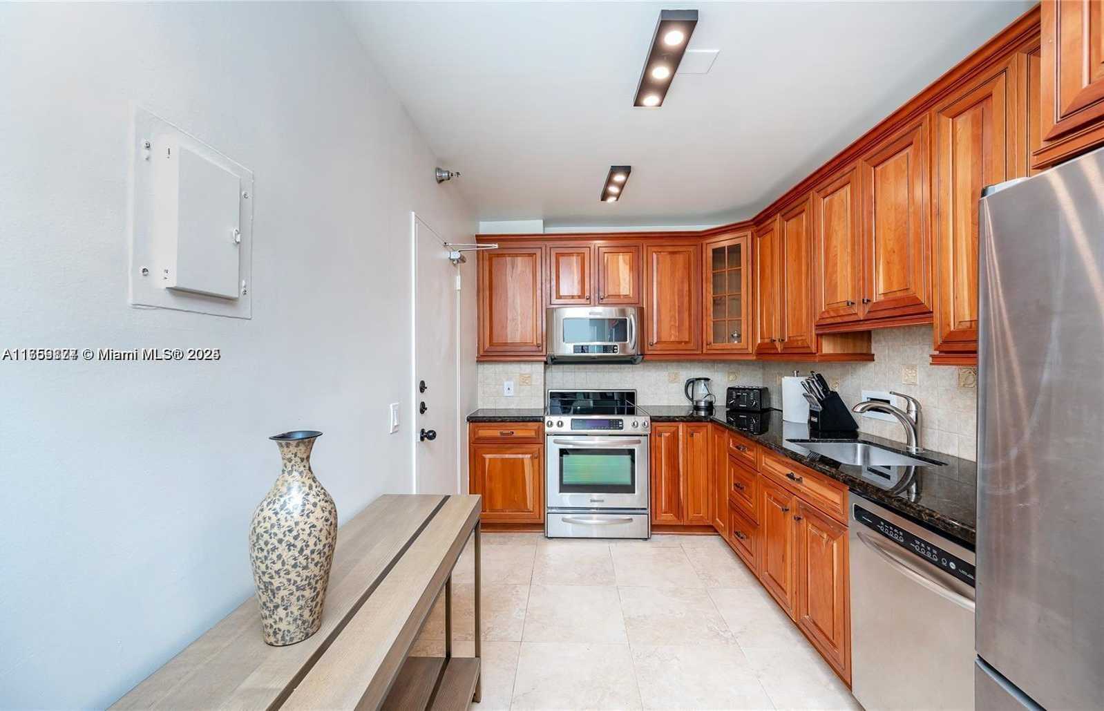 Small Image of 10185 COLLINS AVE #1523, Bal Harbour Number 9