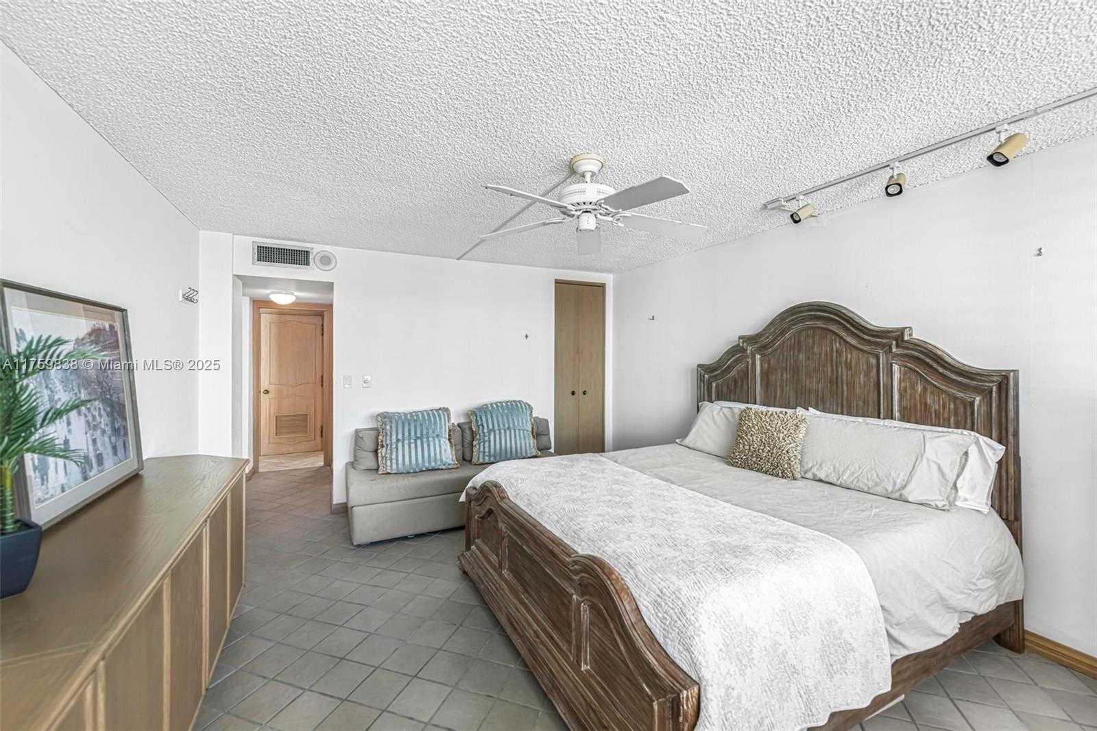 Small Image of 1890 SOUTH OCEAN DR #TS204, Hallandale Beach Number 7