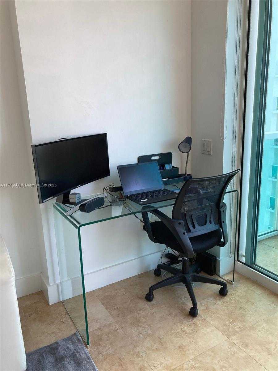 Small Image of 41 SOUTH EAST 5TH ST #1311, Miami Number 4