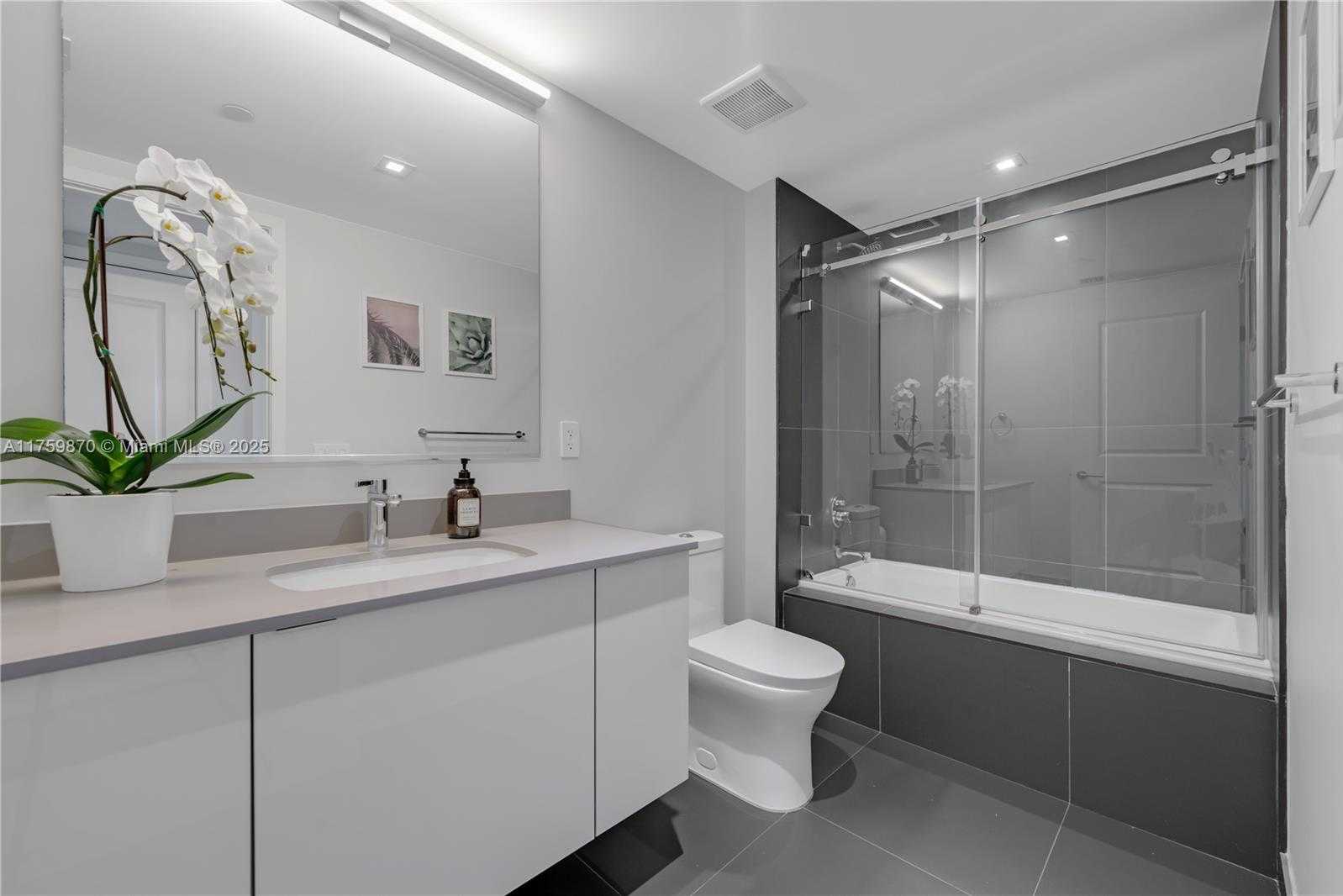 Small Image of 1600 NORTH EAST 1ST AVE #2916, Miami Number 13