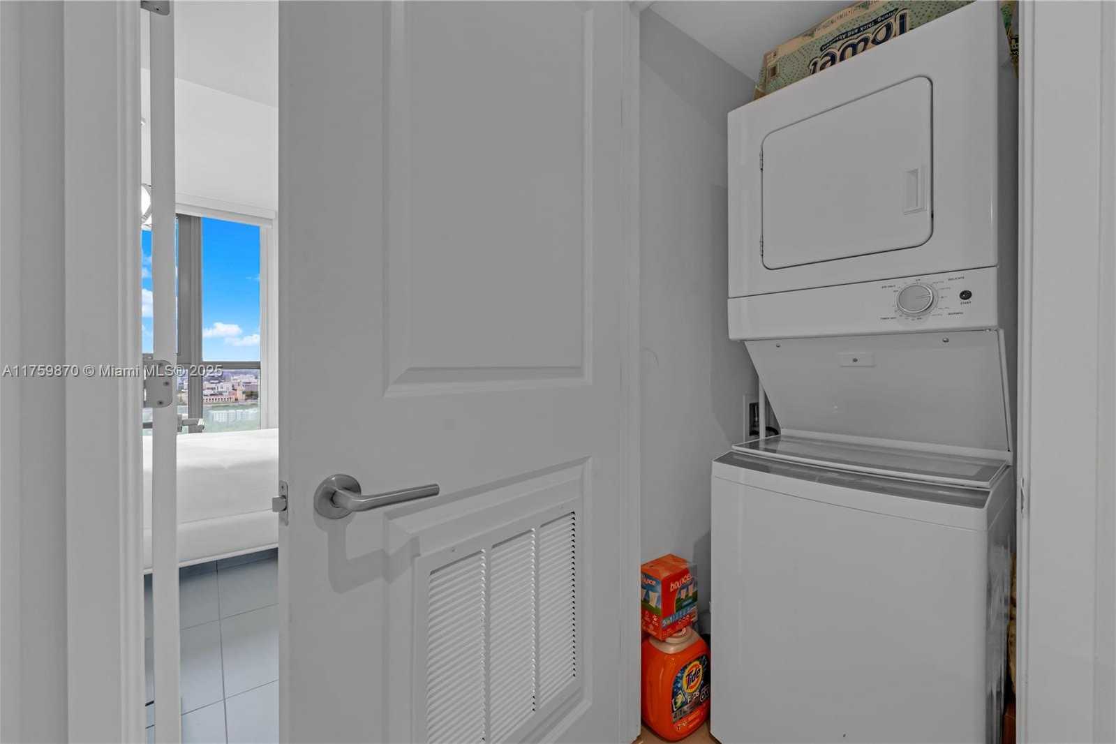 Small Image of 1600 NORTH EAST 1ST AVE #2916, Miami Number 16