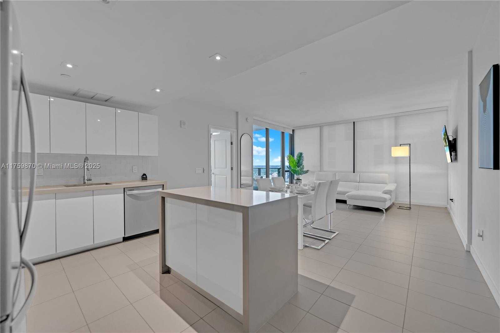Small Image of 1600 NORTH EAST 1ST AVE #2916, Miami Number 6