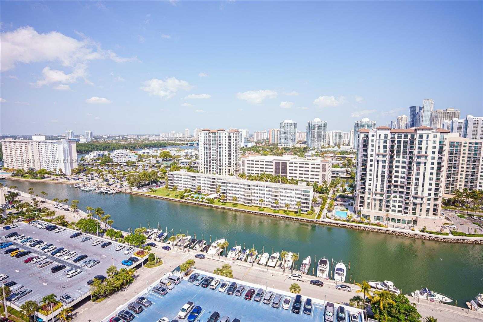 Small Image of 100 BAYVIEW DR #2028, Sunny Isles Beach Number 4