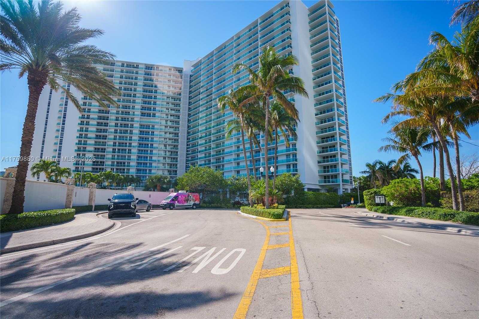 Small Image of 100 BAYVIEW DR #2028, Sunny Isles Beach Number 42