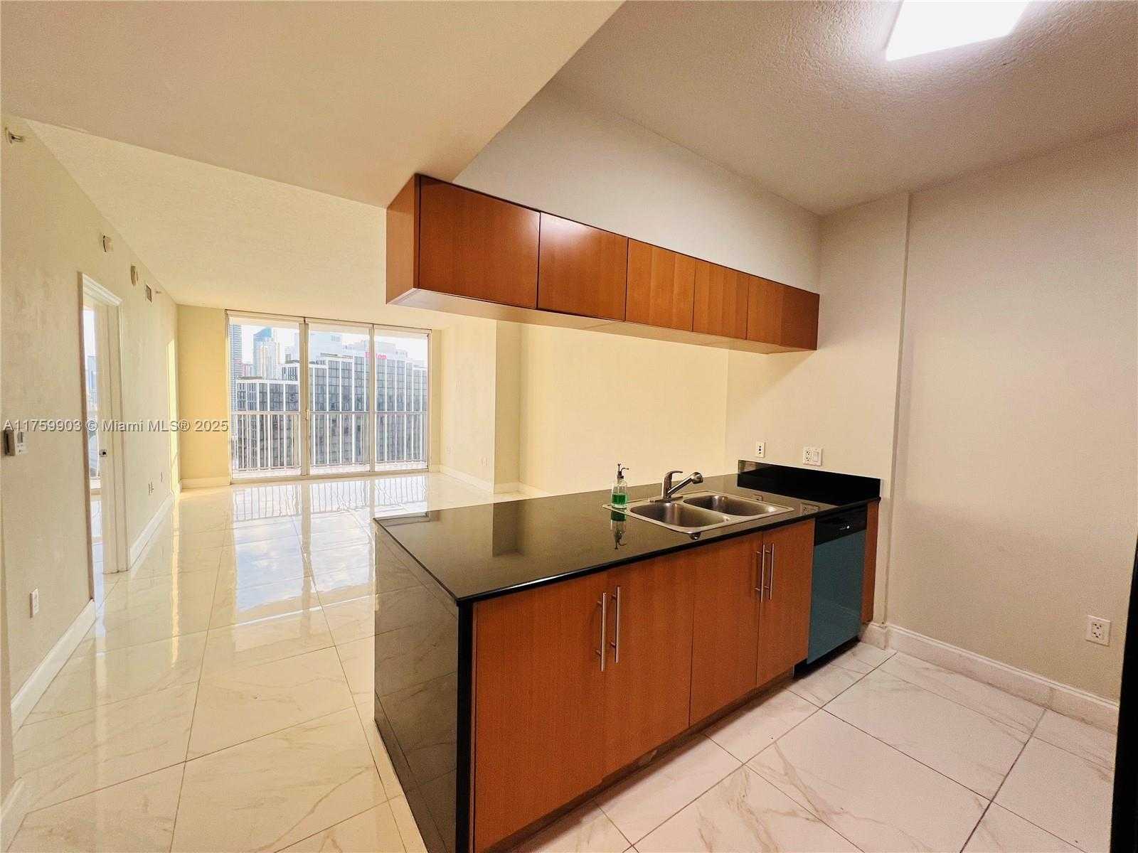 Small Image of 1750 NORTH BAYSHORE DR #2612, Miami Number 4