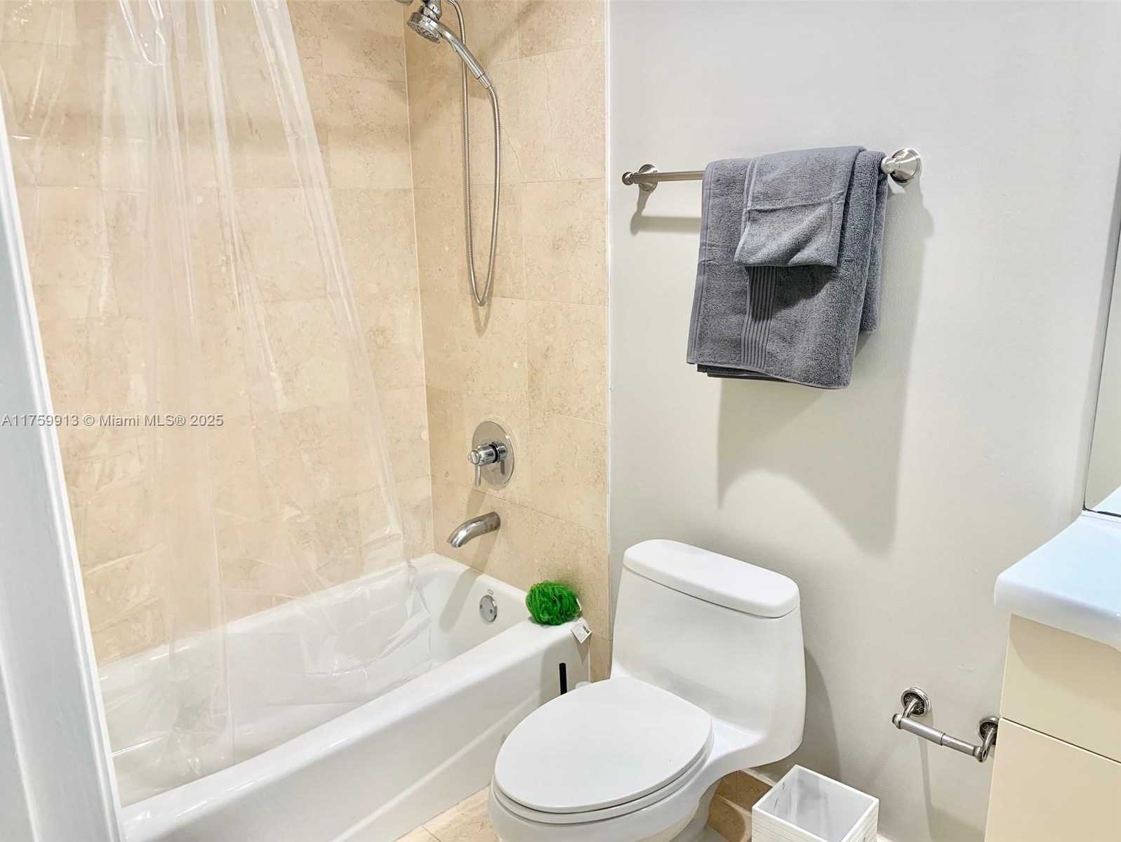 Small Image of 1830 SOUTH OCEAN DR #1503, Hallandale Beach Number 25