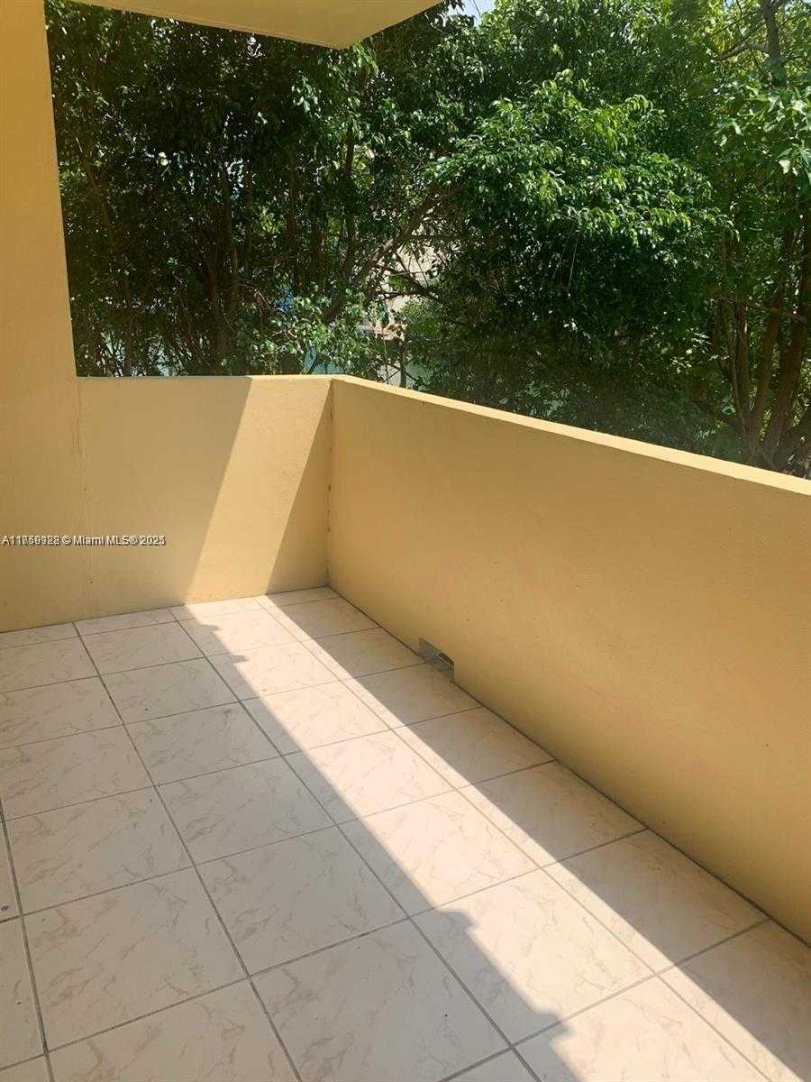 Small Image of 4011 Meridian Ave, Miami Beach, FL 33140, USA Number 3