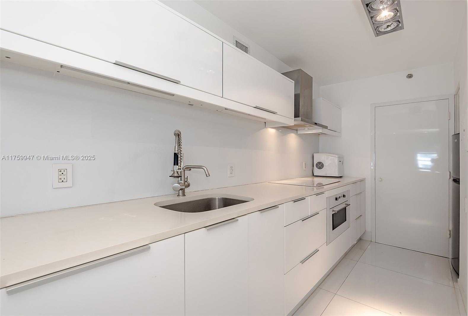 Small Image of 100 LINCOLN RD #839, Miami Beach Number 3