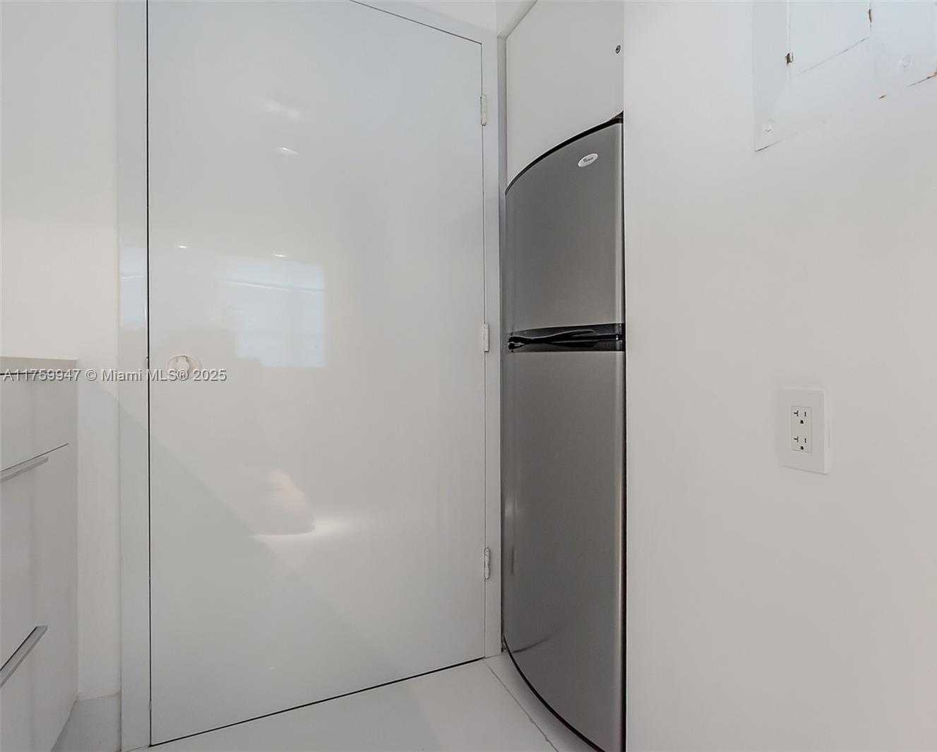 Small Image of 100 LINCOLN RD #839, Miami Beach Number 5