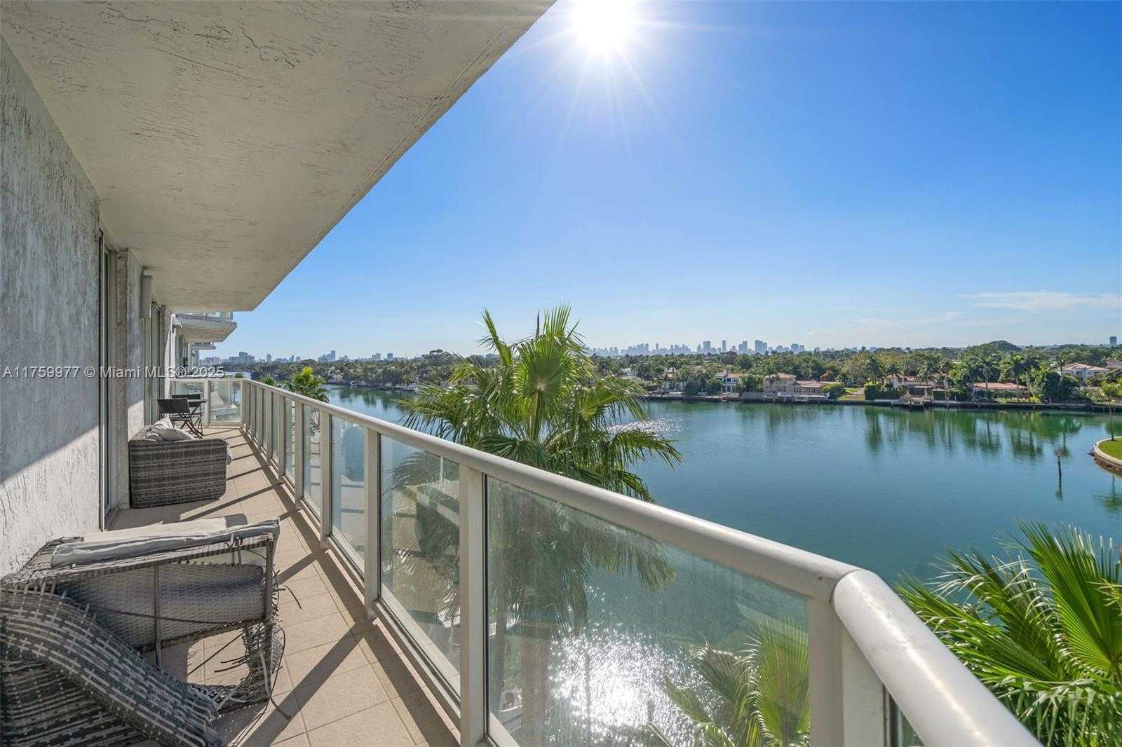 Small Image of 5900 COLLINS AVE #705, Miami Beach Number 20