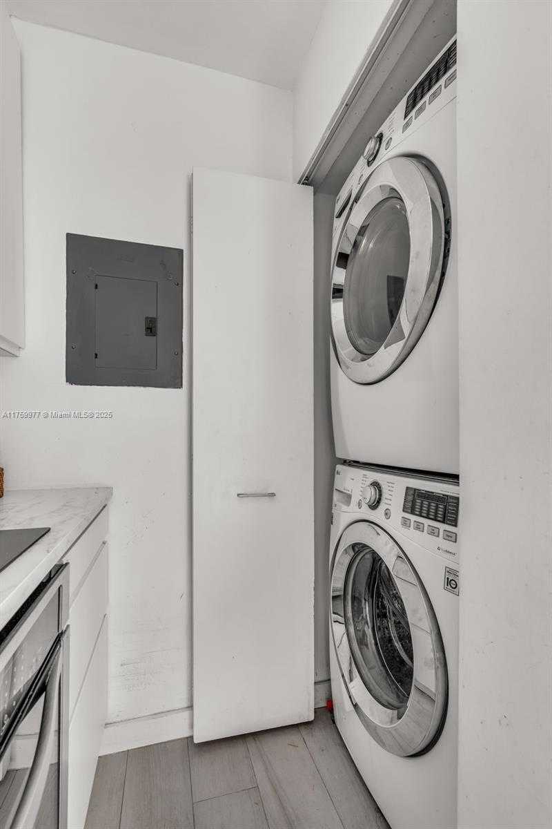 Small Image of 5900 COLLINS AVE #705, Miami Beach Number 22