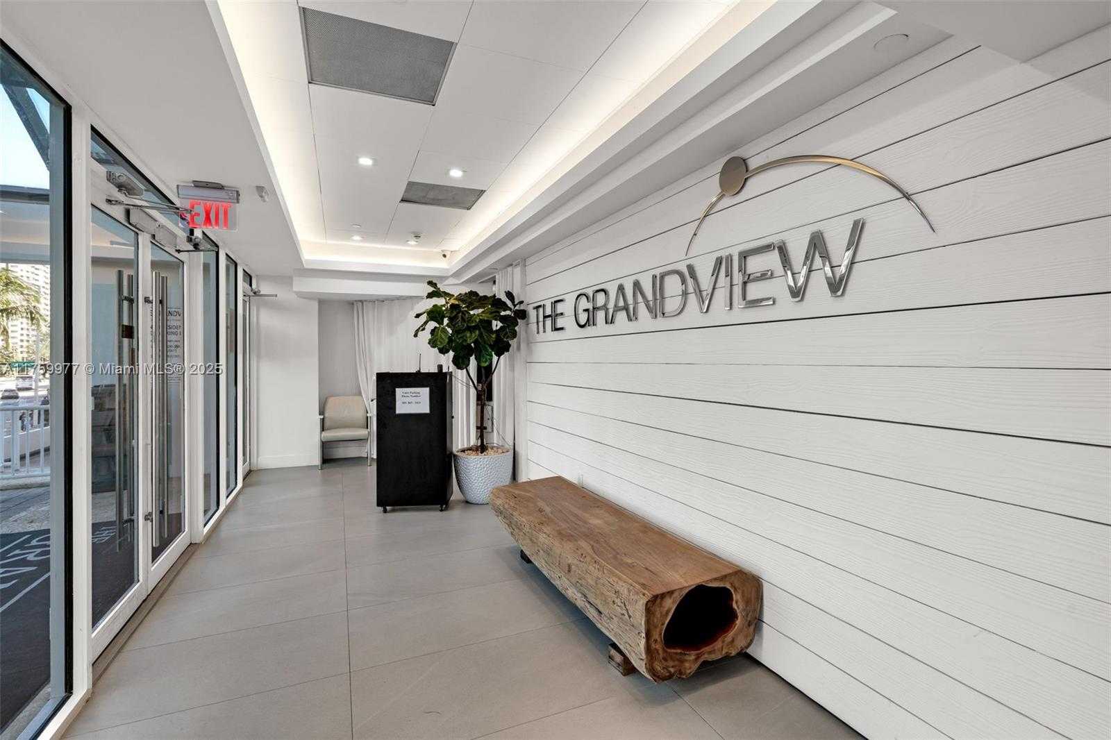 Small Image of 5900 COLLINS AVE #705, Miami Beach Number 9