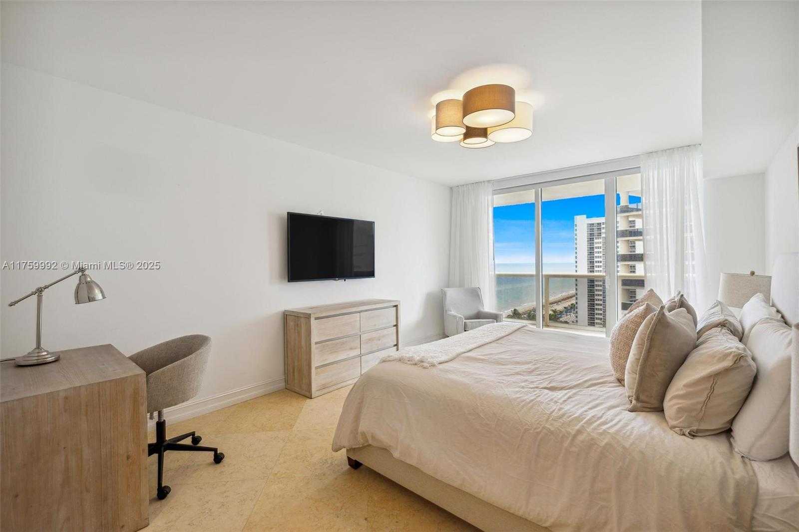 Small Image of 1830 SOUTH OCEAN DR #1506, Hallandale Beach Number 15