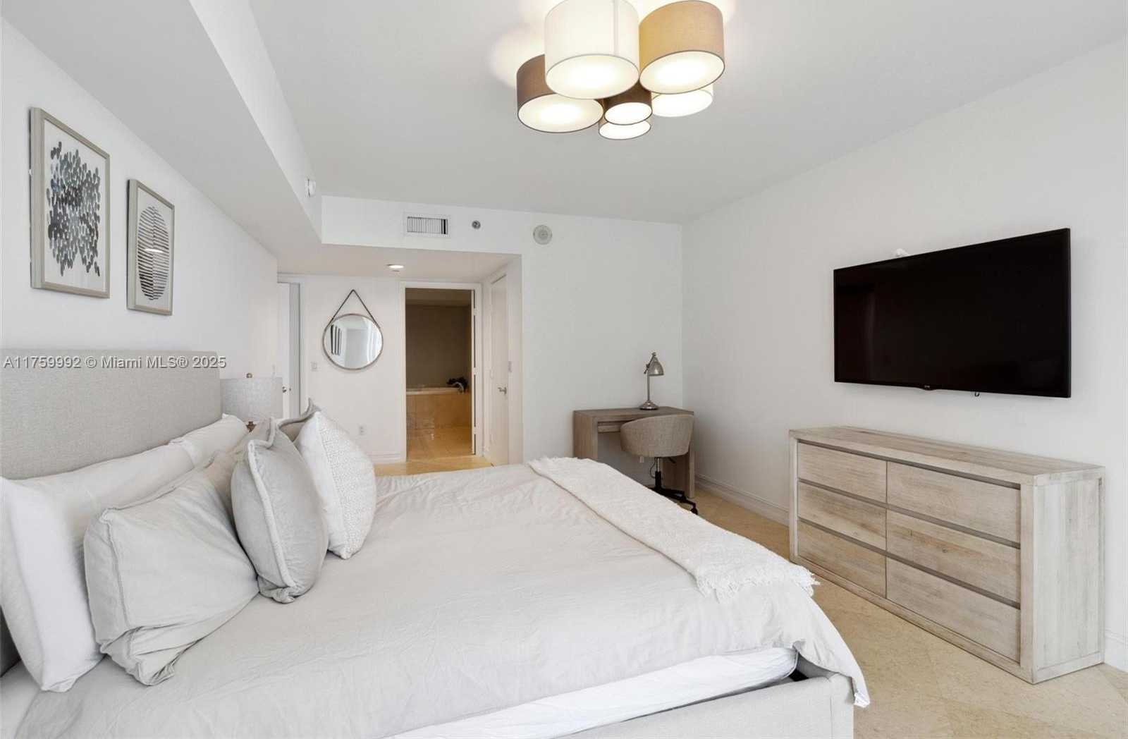 Small Image of 1830 SOUTH OCEAN DR #1506, Hallandale Beach Number 17