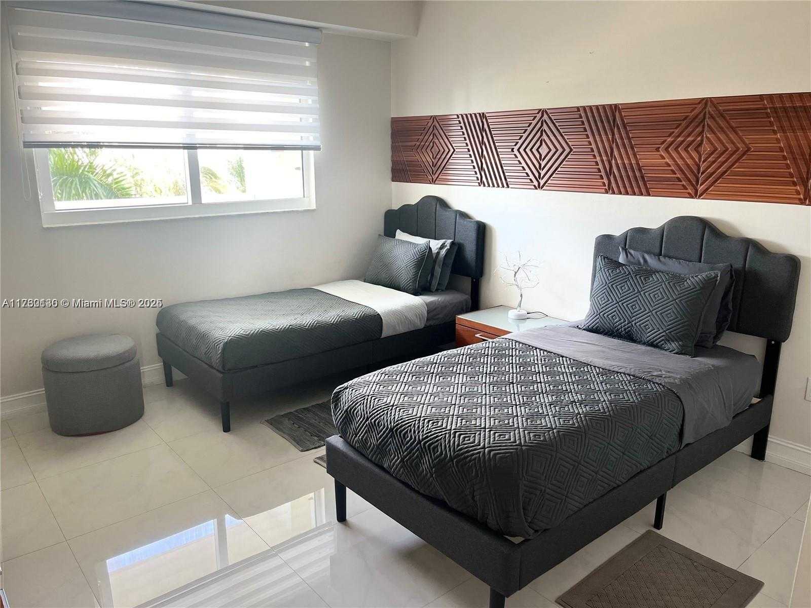 Small Image of 18100 NORTH BAY RD #504, Sunny Isles Beach Number 15