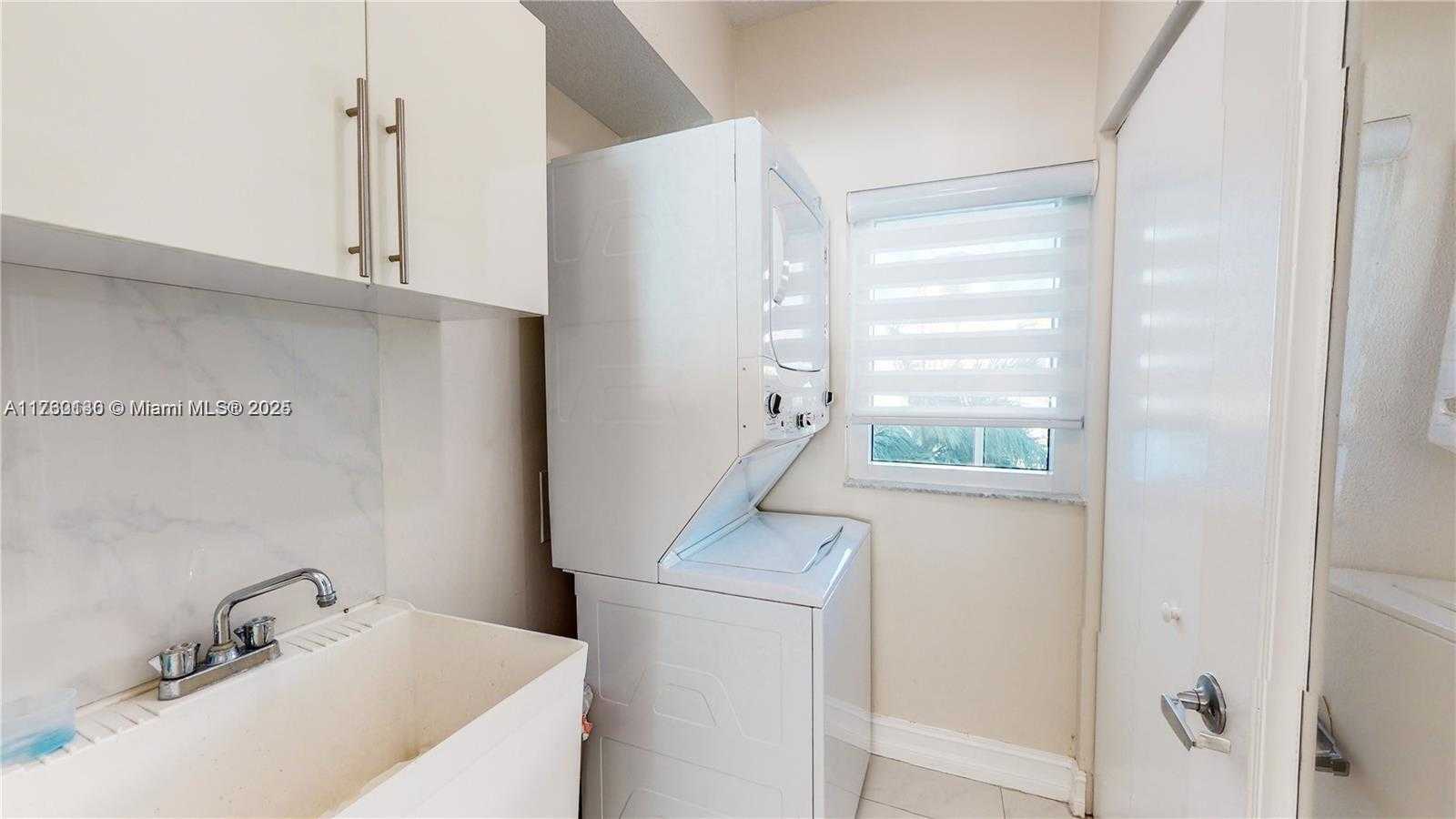 Small Image of 18100 NORTH BAY RD #504, Sunny Isles Beach Number 17