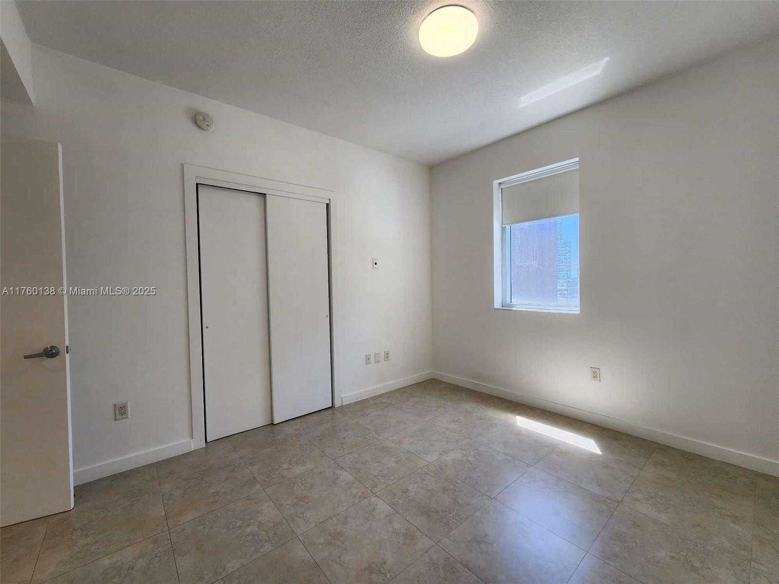 Small Image of 1060 BRICKELL AVE #2007, Miami Number 3