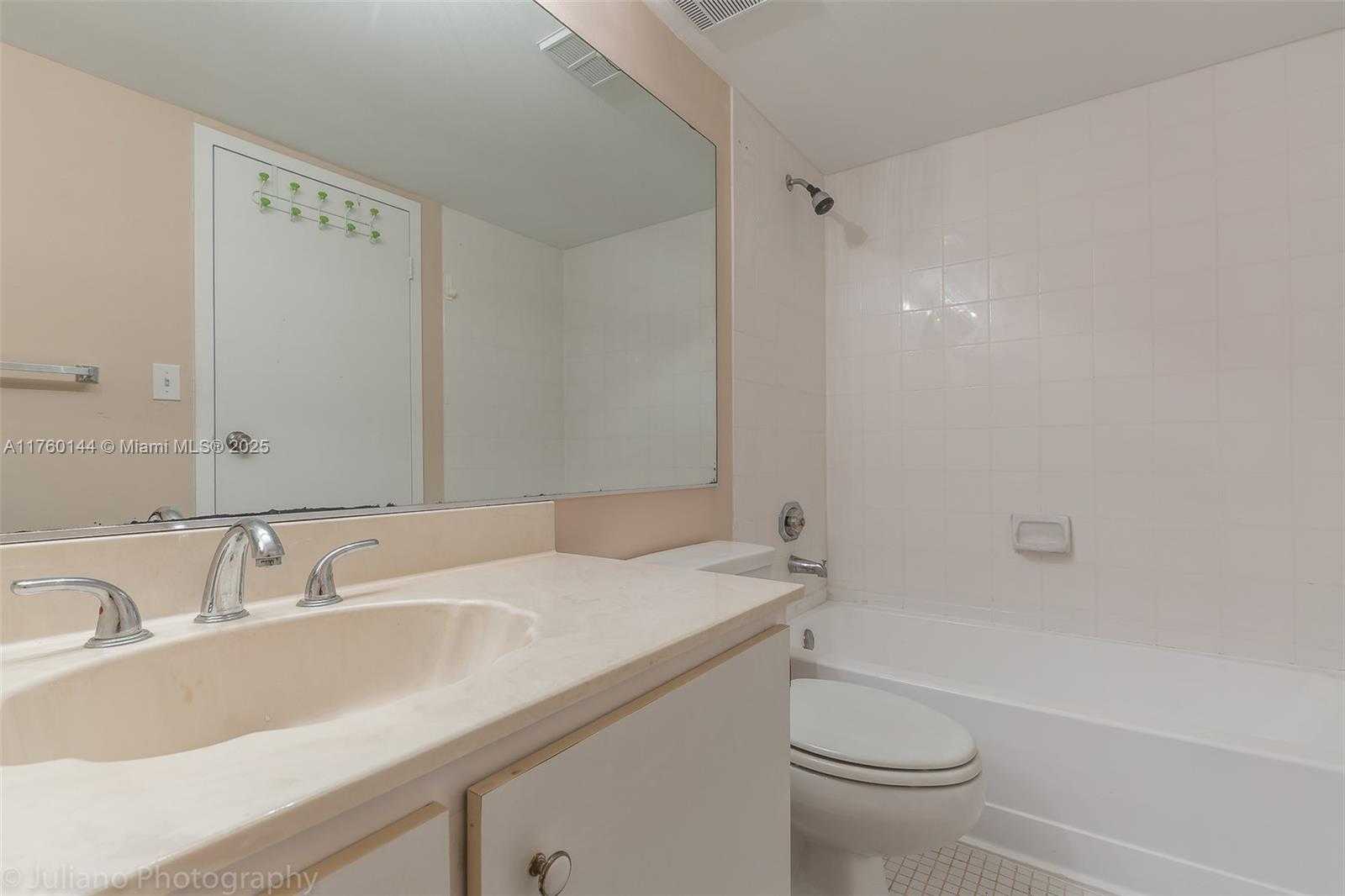Small Image of 7601 EAST TREASURE DR #2206, North Bay Village Number 19