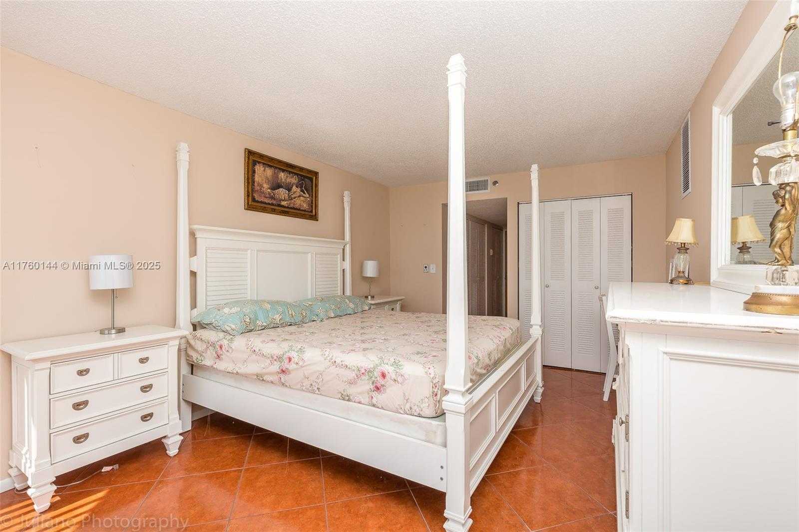 Small Image of 7601 EAST TREASURE DR #2206, North Bay Village Number 21