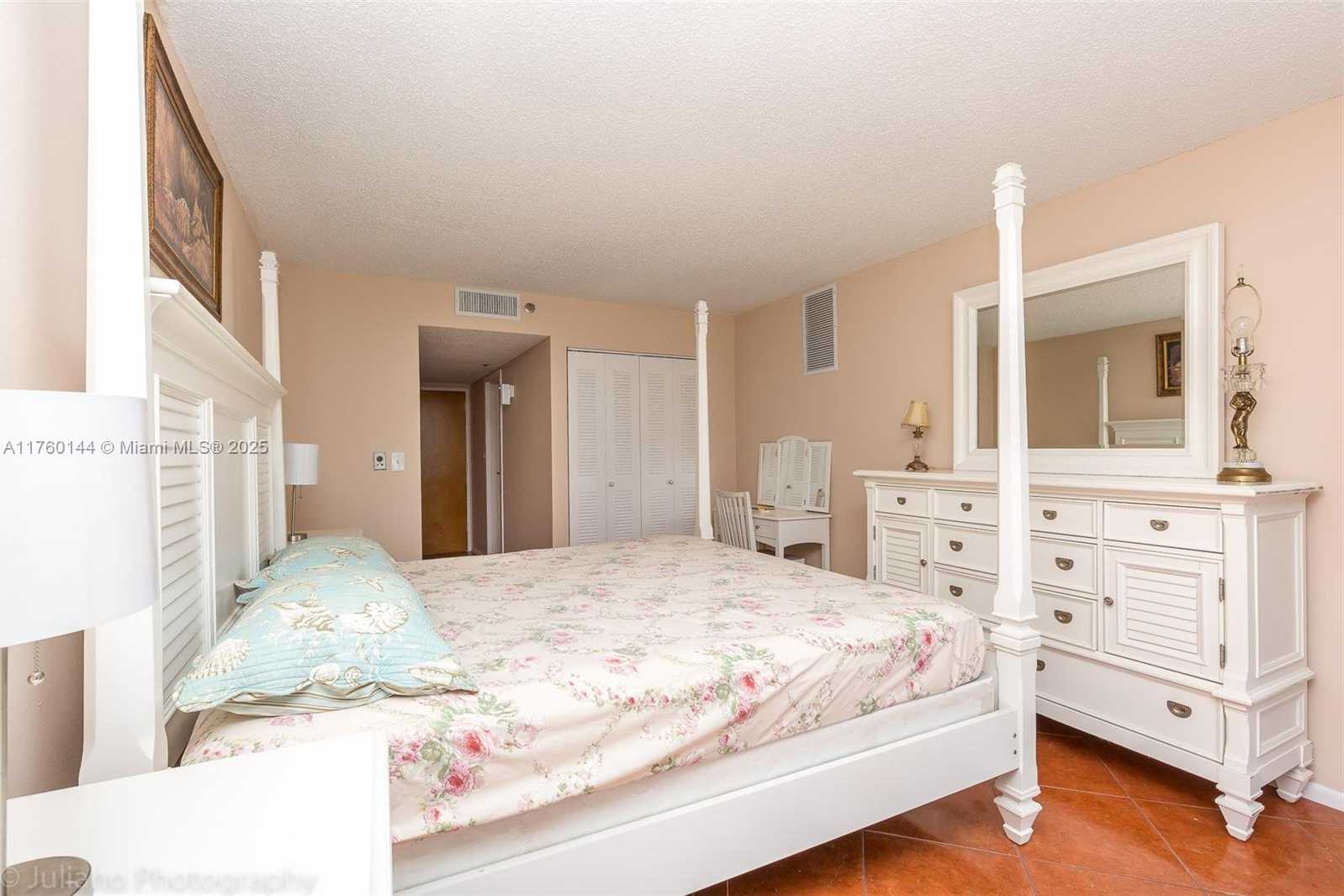 Small Image of 7601 EAST TREASURE DR #2206, North Bay Village Number 25