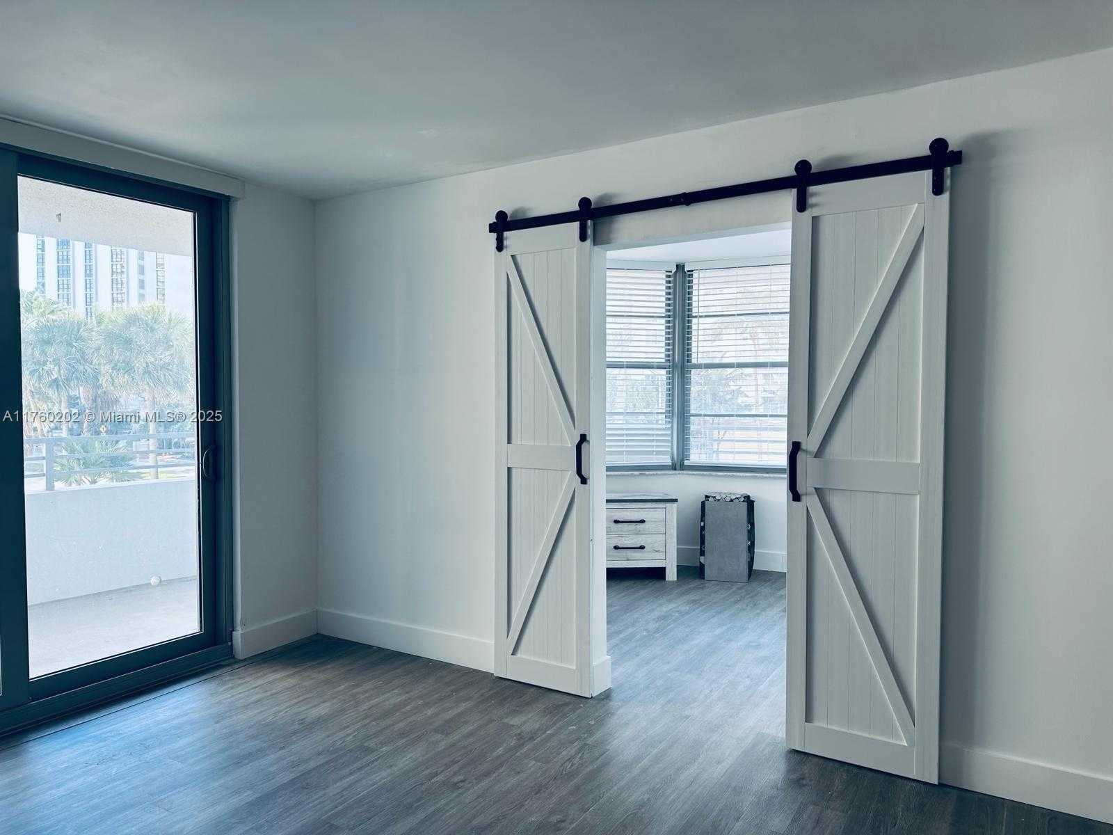 Small Image of 5555 COLLINS AVE #3A, Miami Beach Number 10