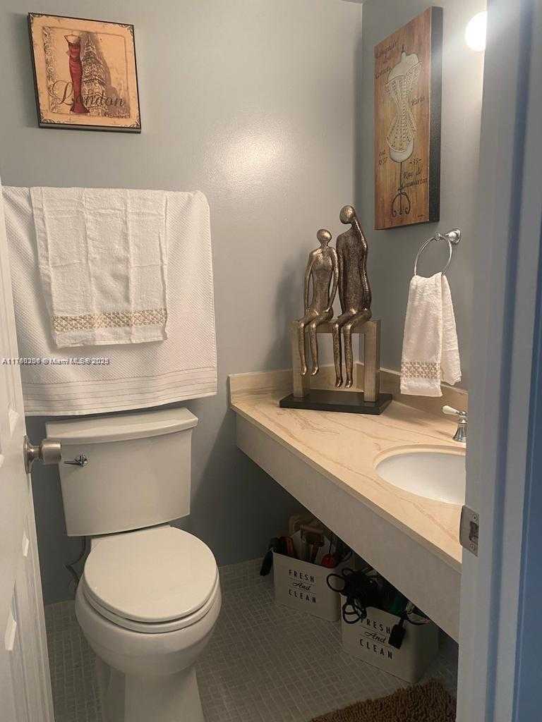 Small Image of 1985 SOUTH OCEAN DR #2B, Hallandale Beach Number 8