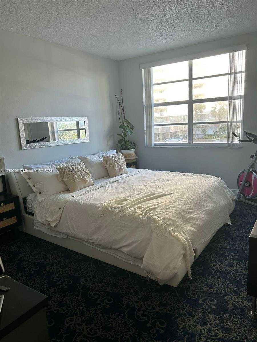 Small Image of 1985 SOUTH OCEAN DR #2B, Hallandale Beach Number 9
