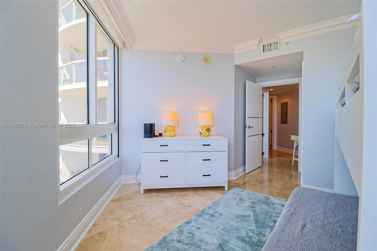 Small Image of 6365 COLLINS AVE #1903, Miami Beach Number 15