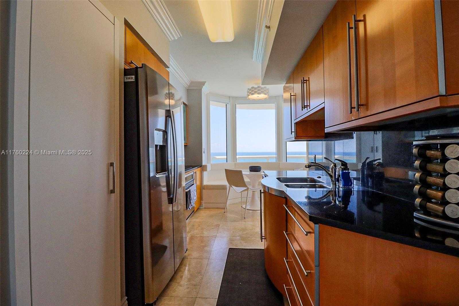 Small Image of 6365 COLLINS AVE #1903, Miami Beach Number 35