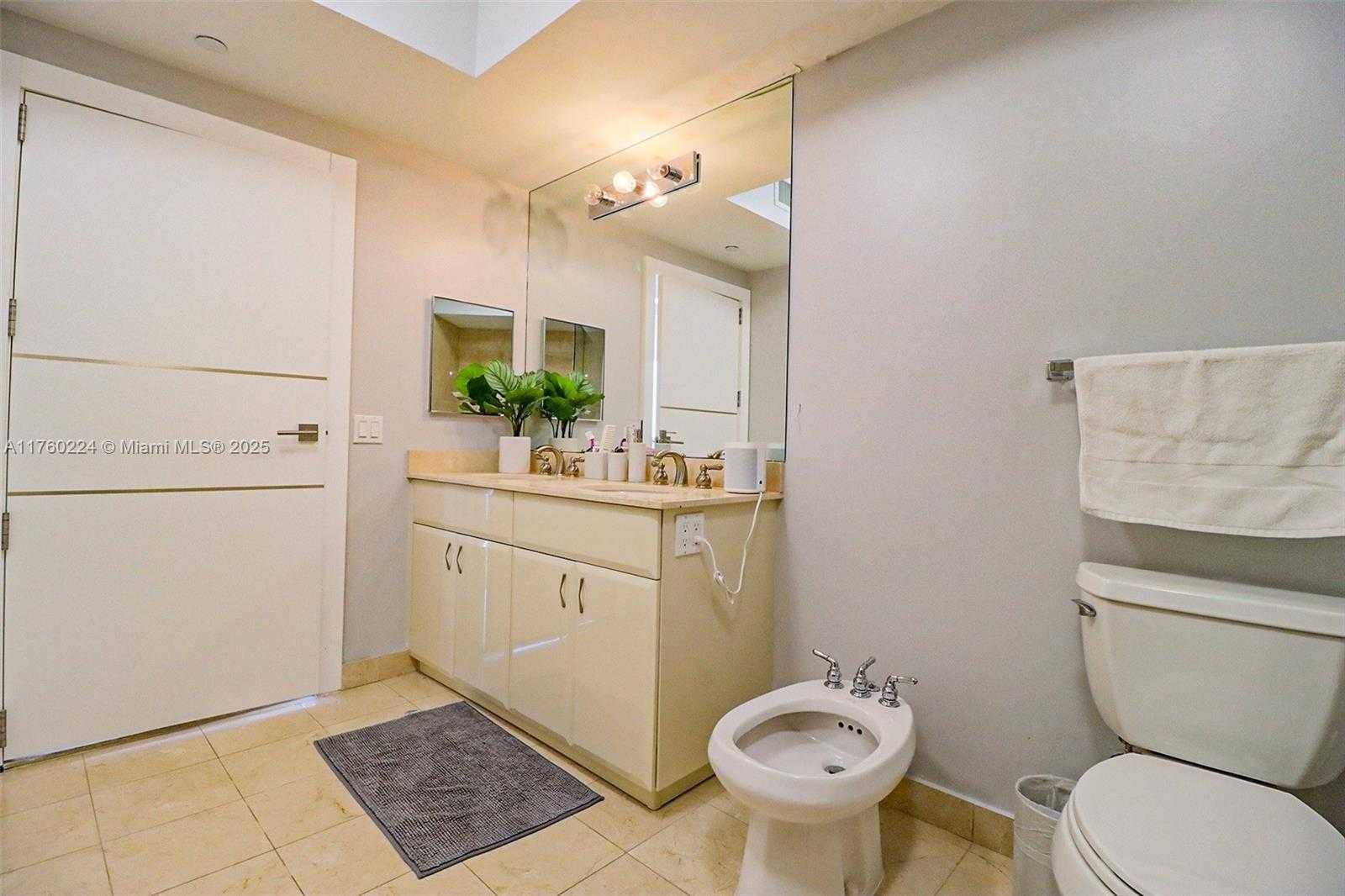 Small Image of 6365 COLLINS AVE #1903, Miami Beach Number 63
