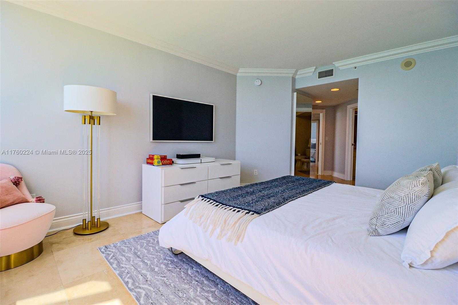 Small Image of 6365 COLLINS AVE #1903, Miami Beach Number 69