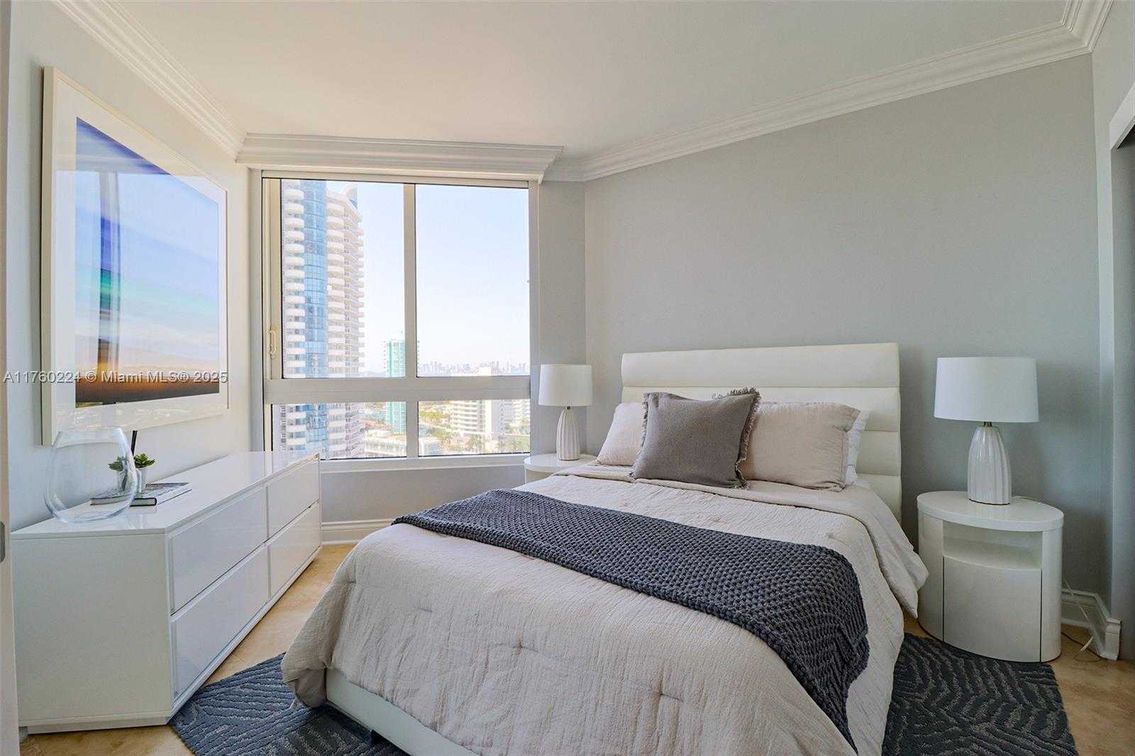 Small Image of 6365 COLLINS AVE #1903, Miami Beach Number 8