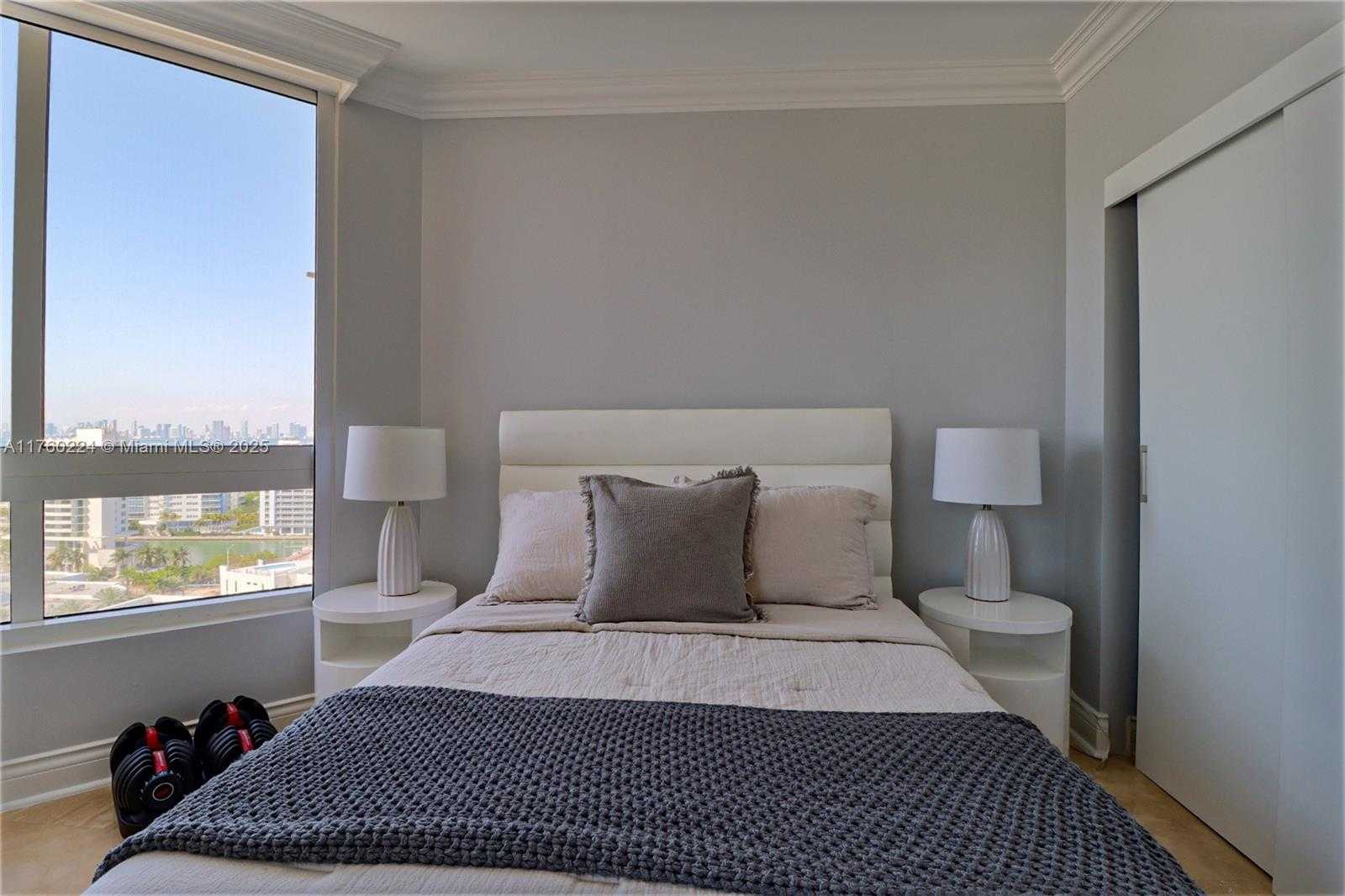 Small Image of 6365 COLLINS AVE #1903, Miami Beach Number 9