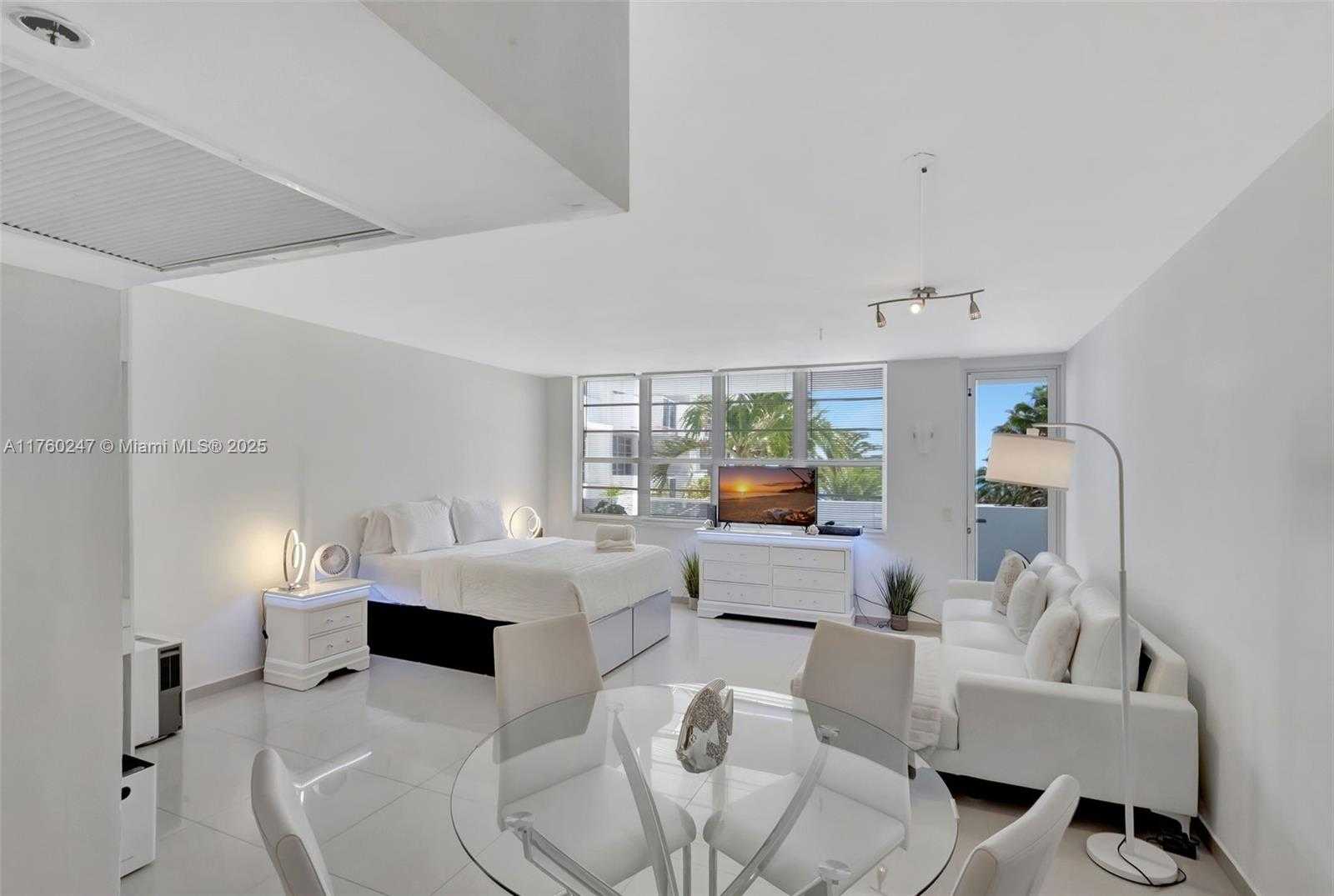 Small Image of 100 LINCOLN RD #417, Miami Beach Number 4