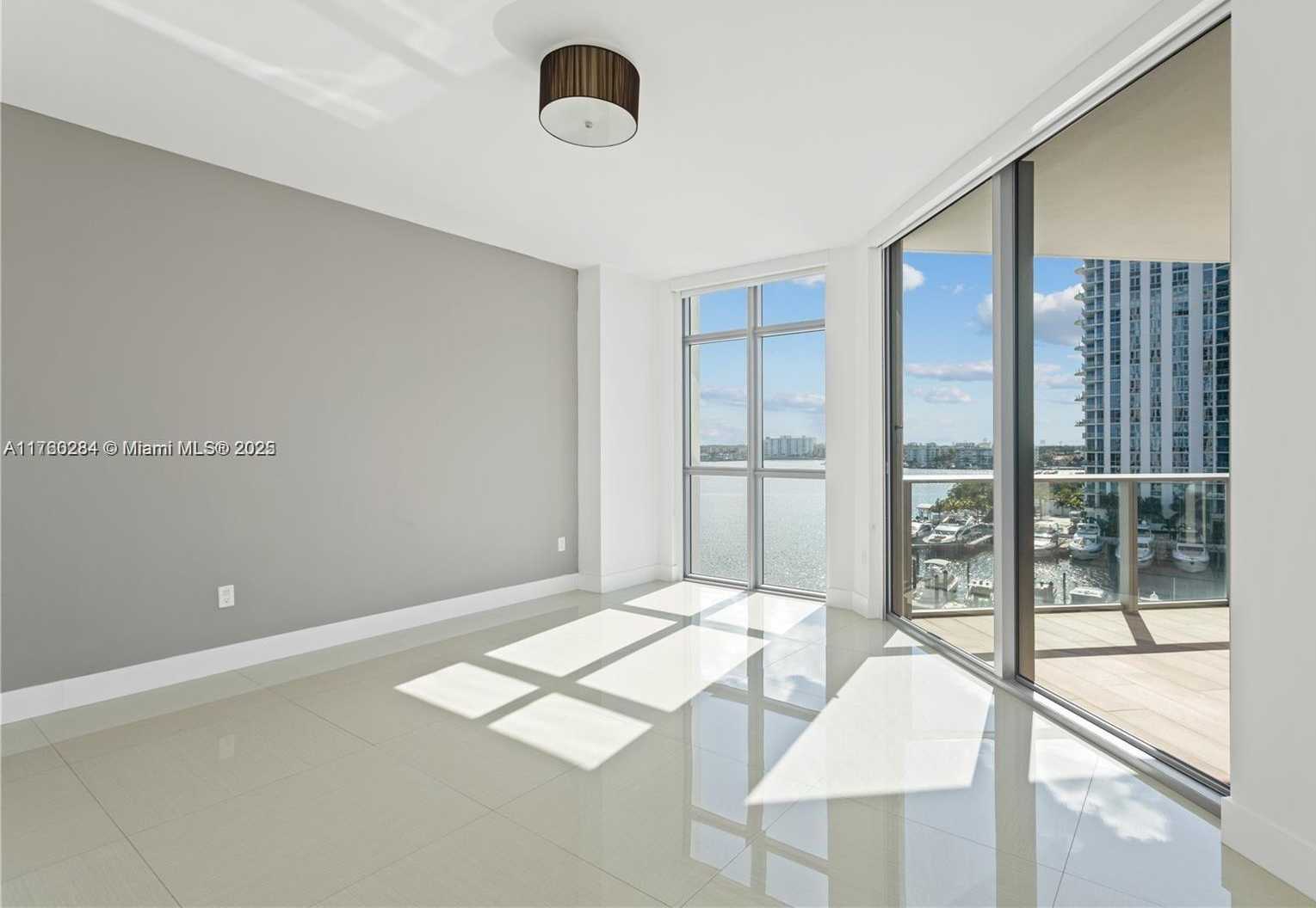 Small Image of 17301 BISCAYNE BLVD #607, North Miami Beach Number 12