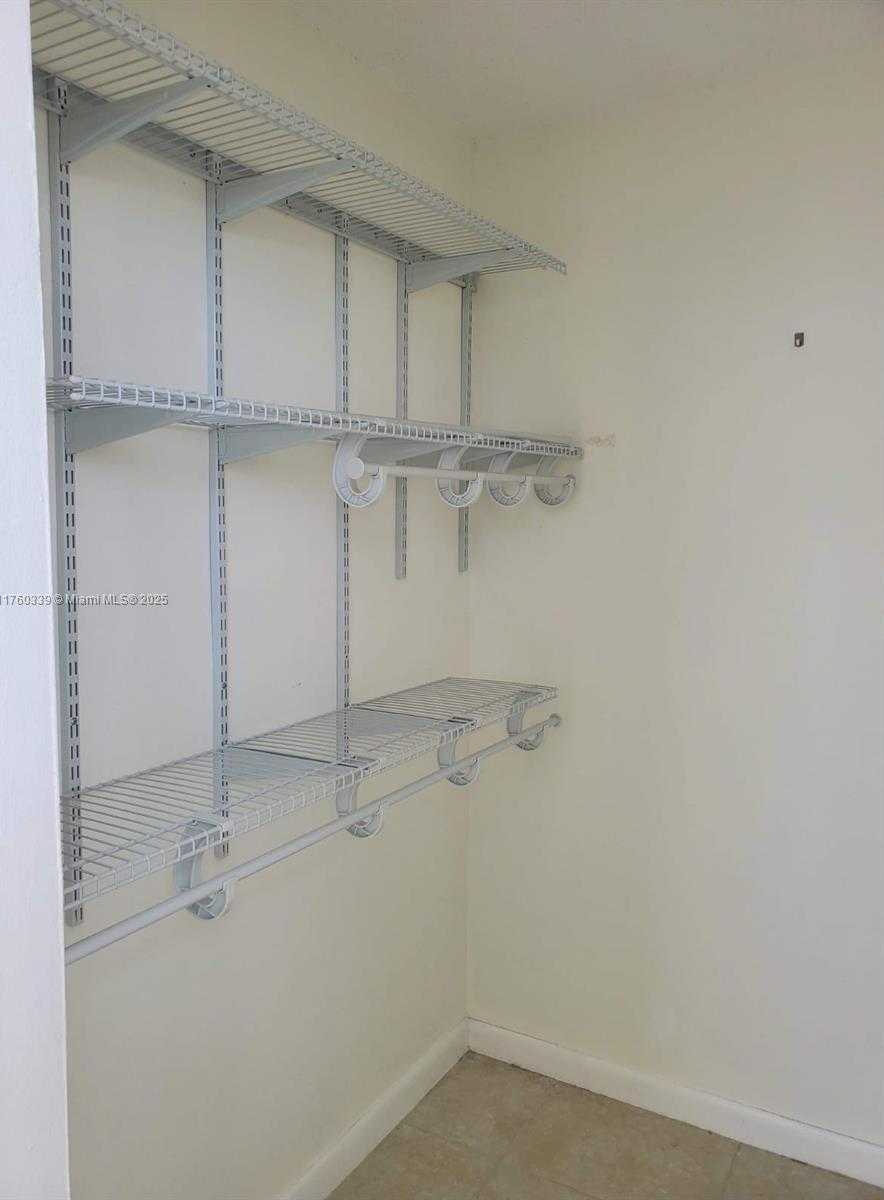 Small Image of 2903 NORTH MIAMI BEACH BLVD #1001, North Miami Beach Number 4