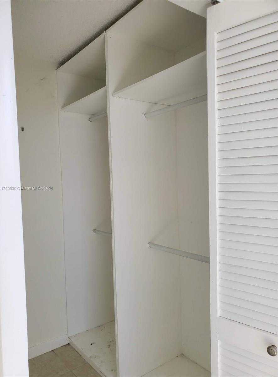 Small Image of 2903 NORTH MIAMI BEACH BLVD #1001, North Miami Beach Number 5