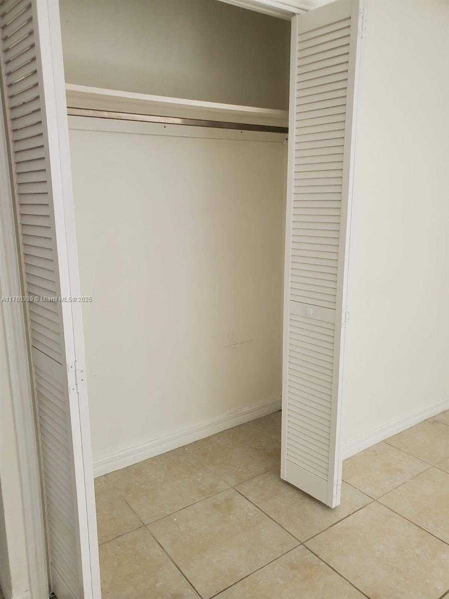 Small Image of 2903 NORTH MIAMI BEACH BLVD #1001, North Miami Beach Number 7