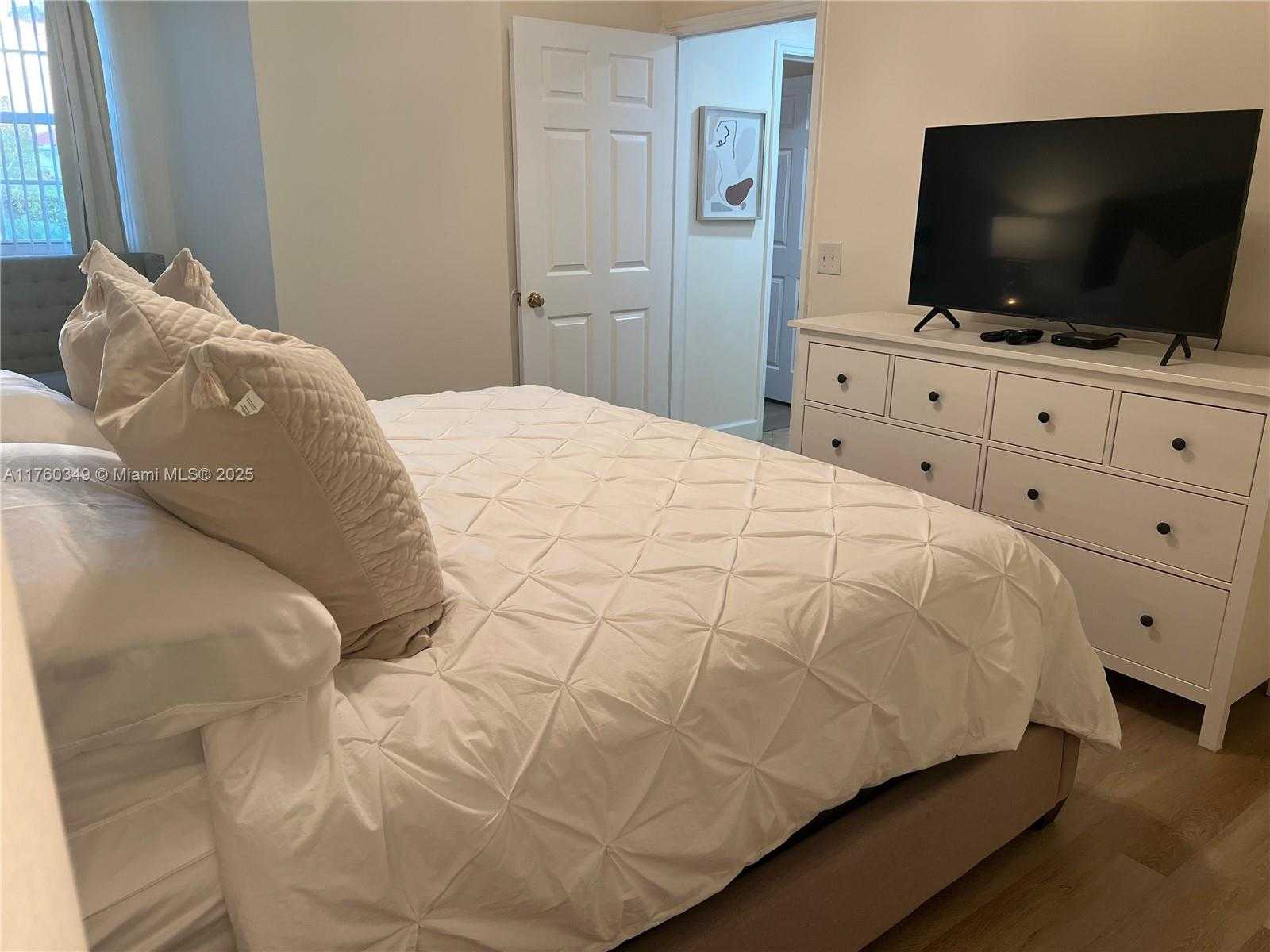 Small Image of 3155 NORTH EAST 184TH ST #8106, Aventura Number 19
