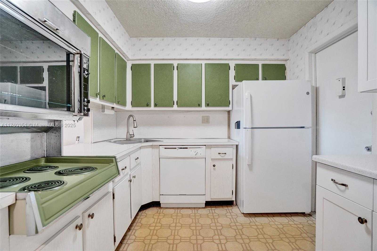 Small Image of 1400 SOUTH OCEAN DR #303, Hollywood Number 30