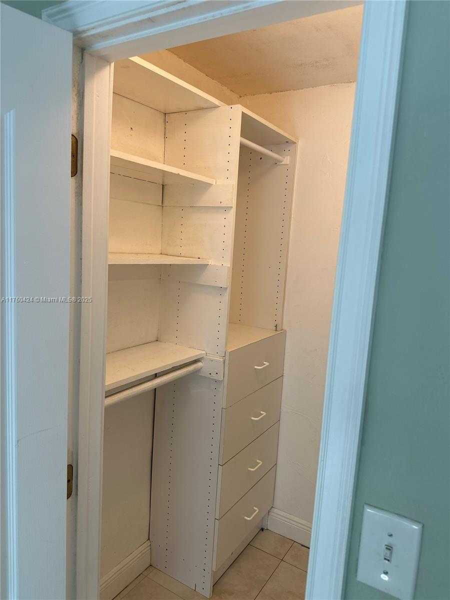 Small Image of 2201 BRICKELL AVE #46, Miami Number 10