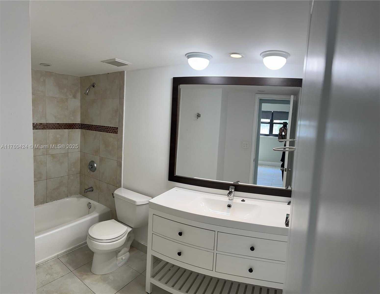 Small Image of 2201 BRICKELL AVE #46, Miami Number 6