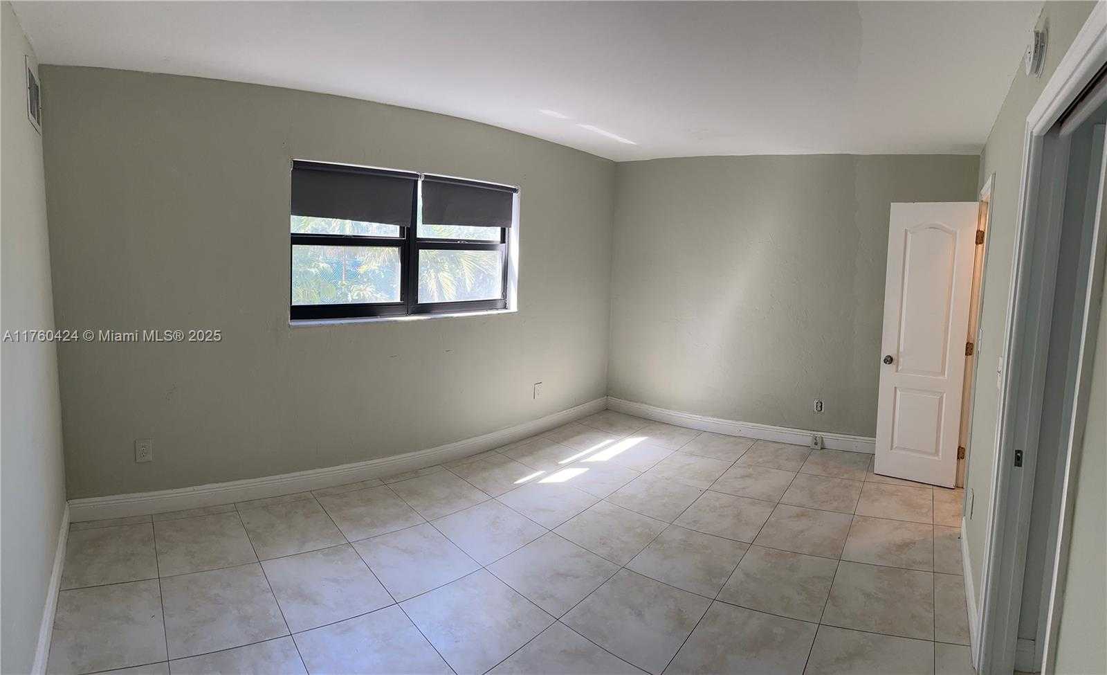 Small Image of 2201 BRICKELL AVE #46, Miami Number 9